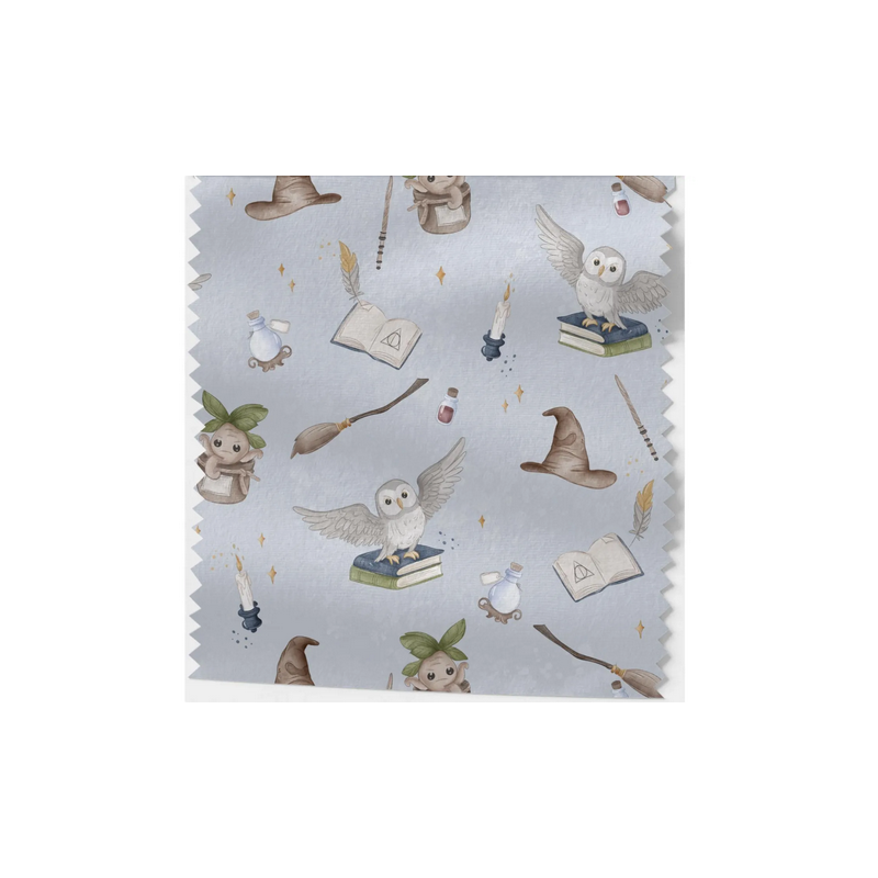 Baumwolle Canvas Zauber Stoff – Magische Eule Bücher Hexenhut Fantasy Kinderstoff Hellblau Deko Meterware Nähen DIY